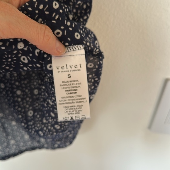 Velvet by Graham and Spencer blue/white top, small 100% cotton feminine romantic - Picture 4 of 7